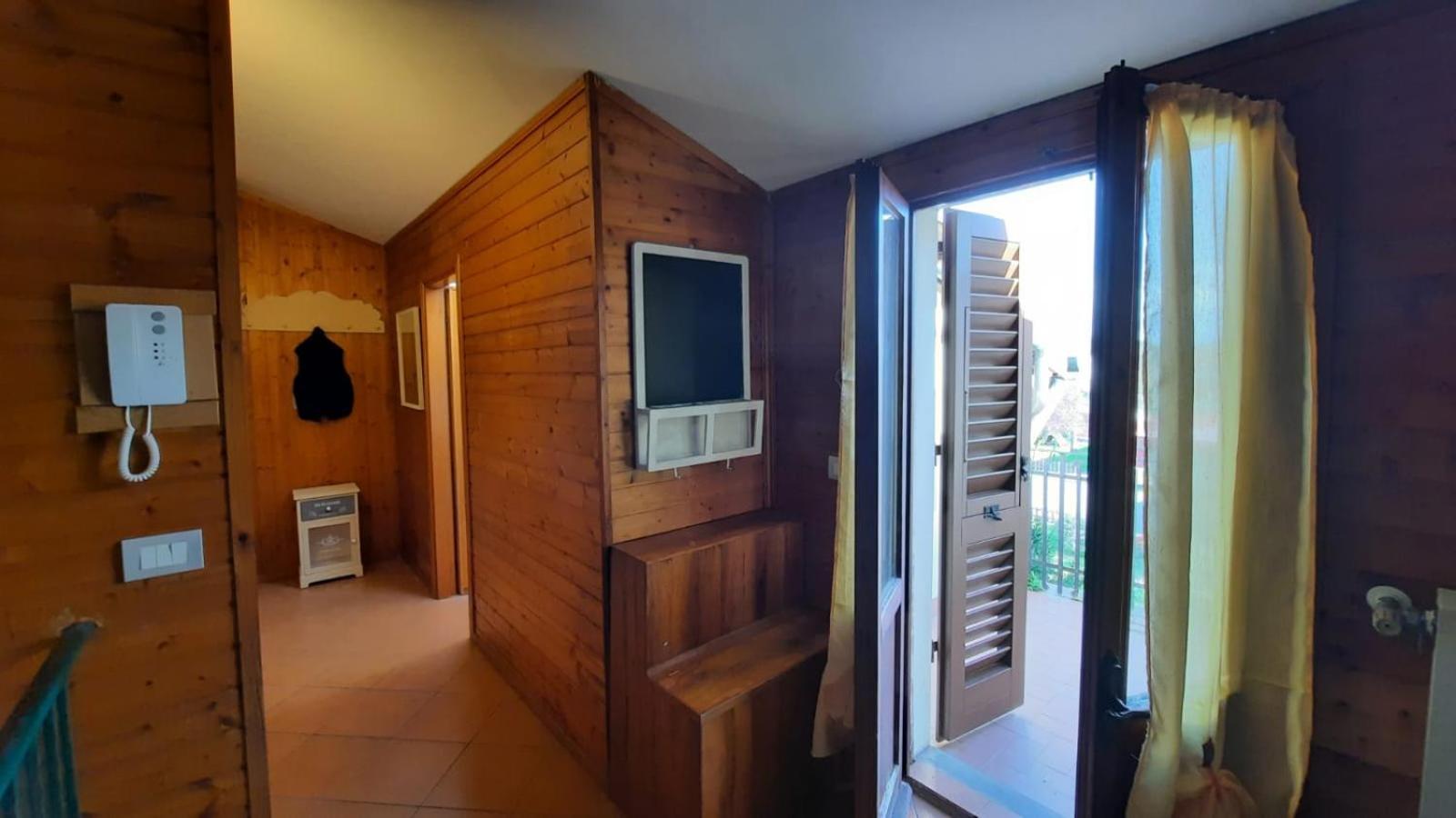 La Mansarda Apartment Филине Валдарно Екстериор снимка